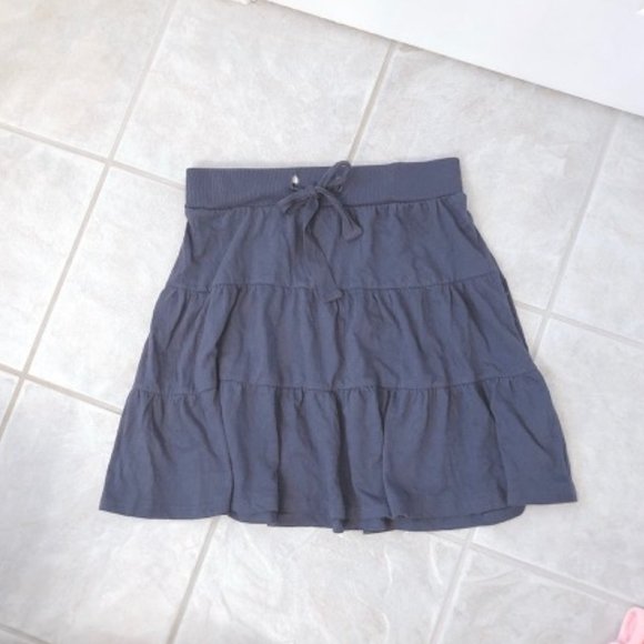 Navy Skirt Size Small - Picture 2 of 3